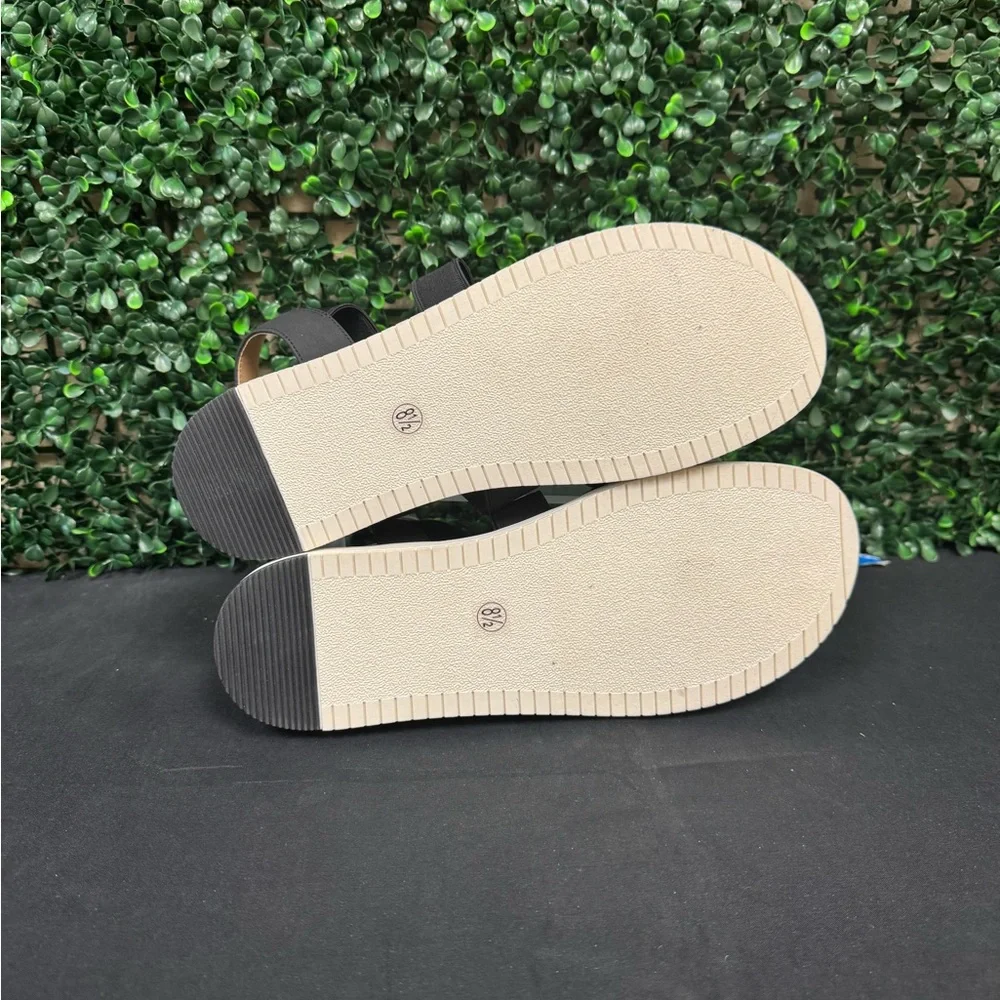 VIOLET & RED Tillie Sandal - W8.5